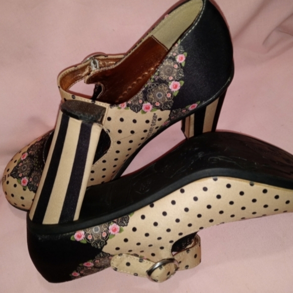 Hot Chocolate 'DORIS' Mary Jane Heel Pump. Size 39 - Picture 2 of 10